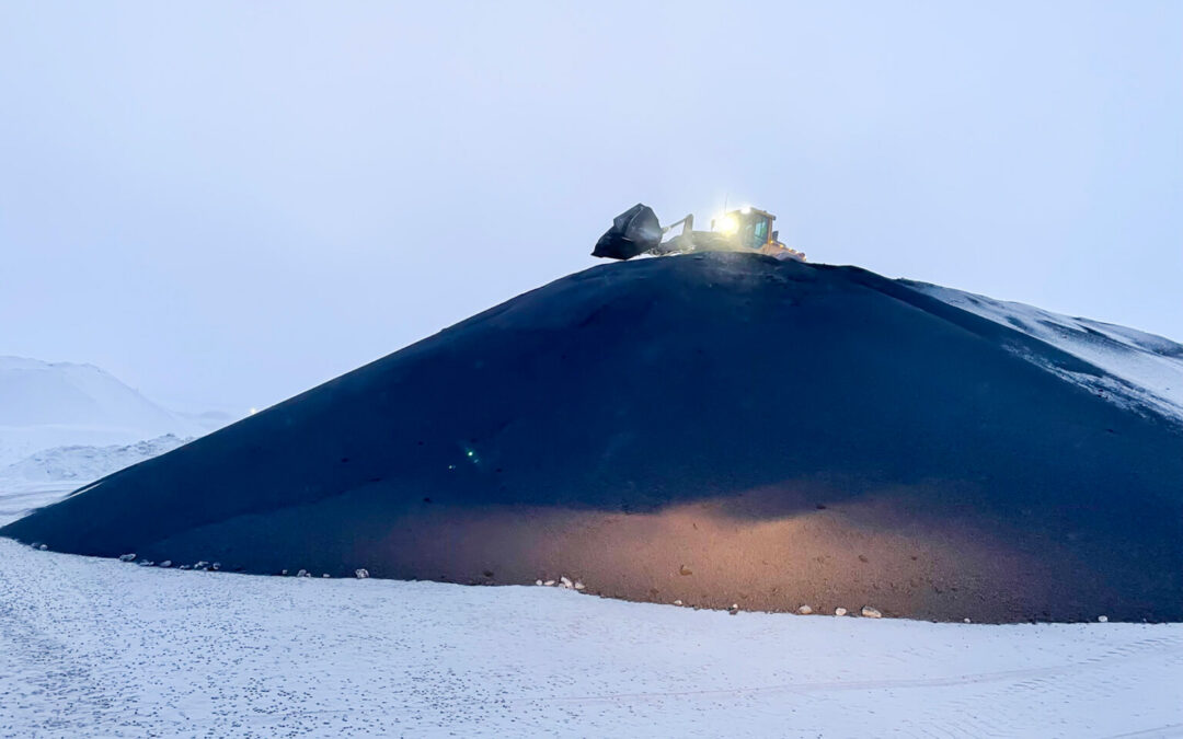 Tre miljoner ton malm väntar på tåget