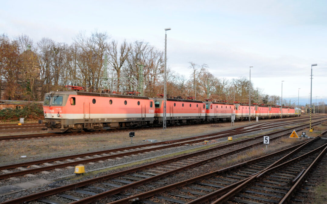 Åtta lok från ÖBB till Grenland