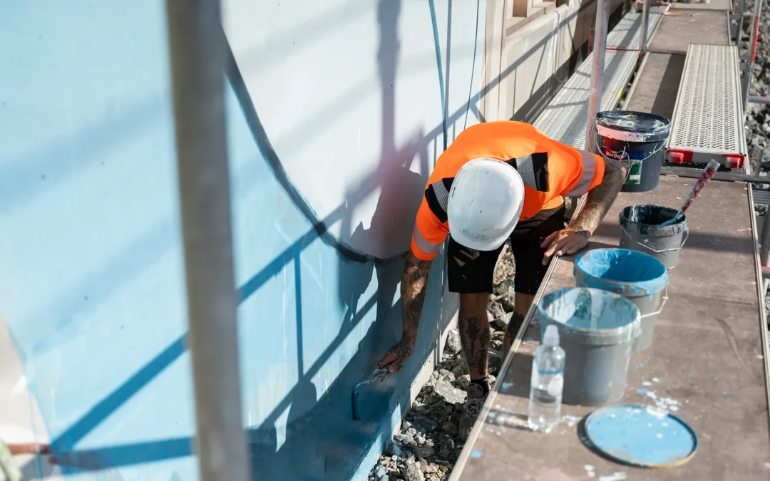 Bullerplank blir muralmålning i Trångsund